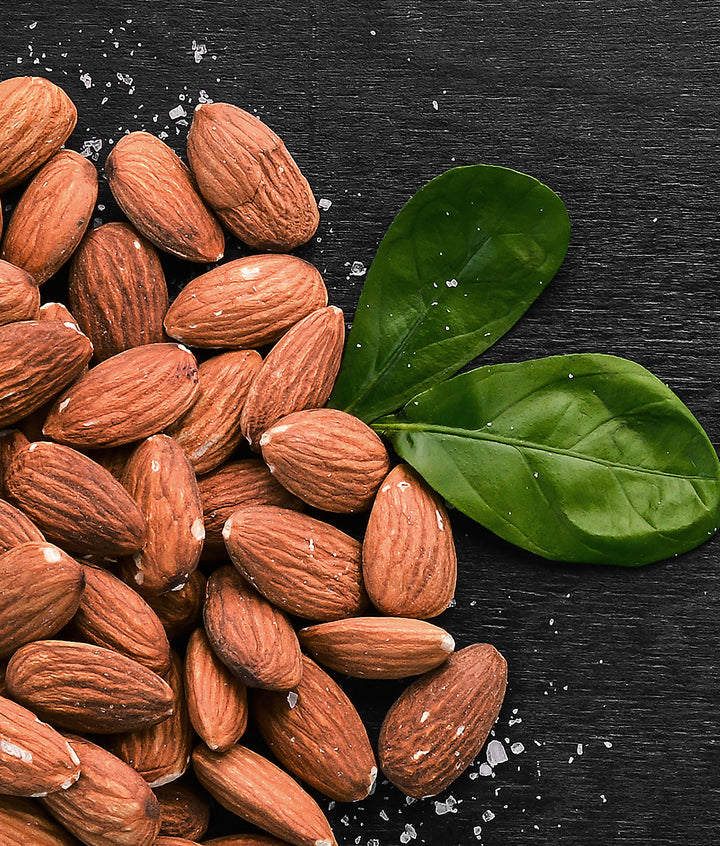 Canvastavla - Almond nuts