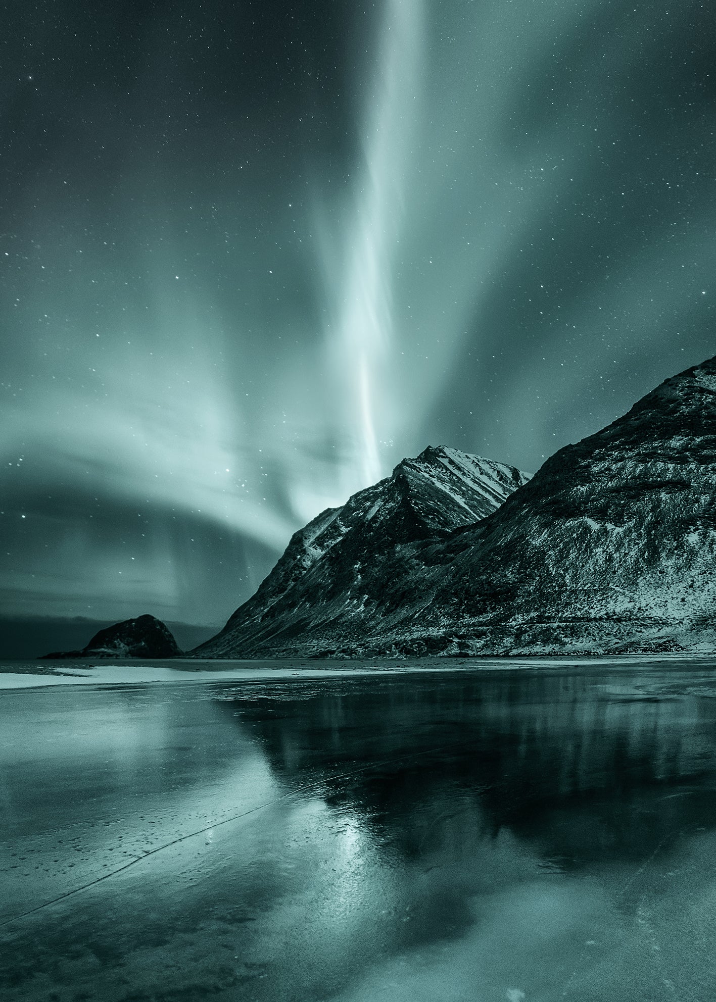 Canvastavla - Lights under Mountains