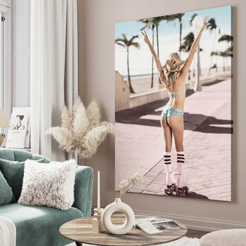 Ljuddämpande tavla - Beach roller skater girl