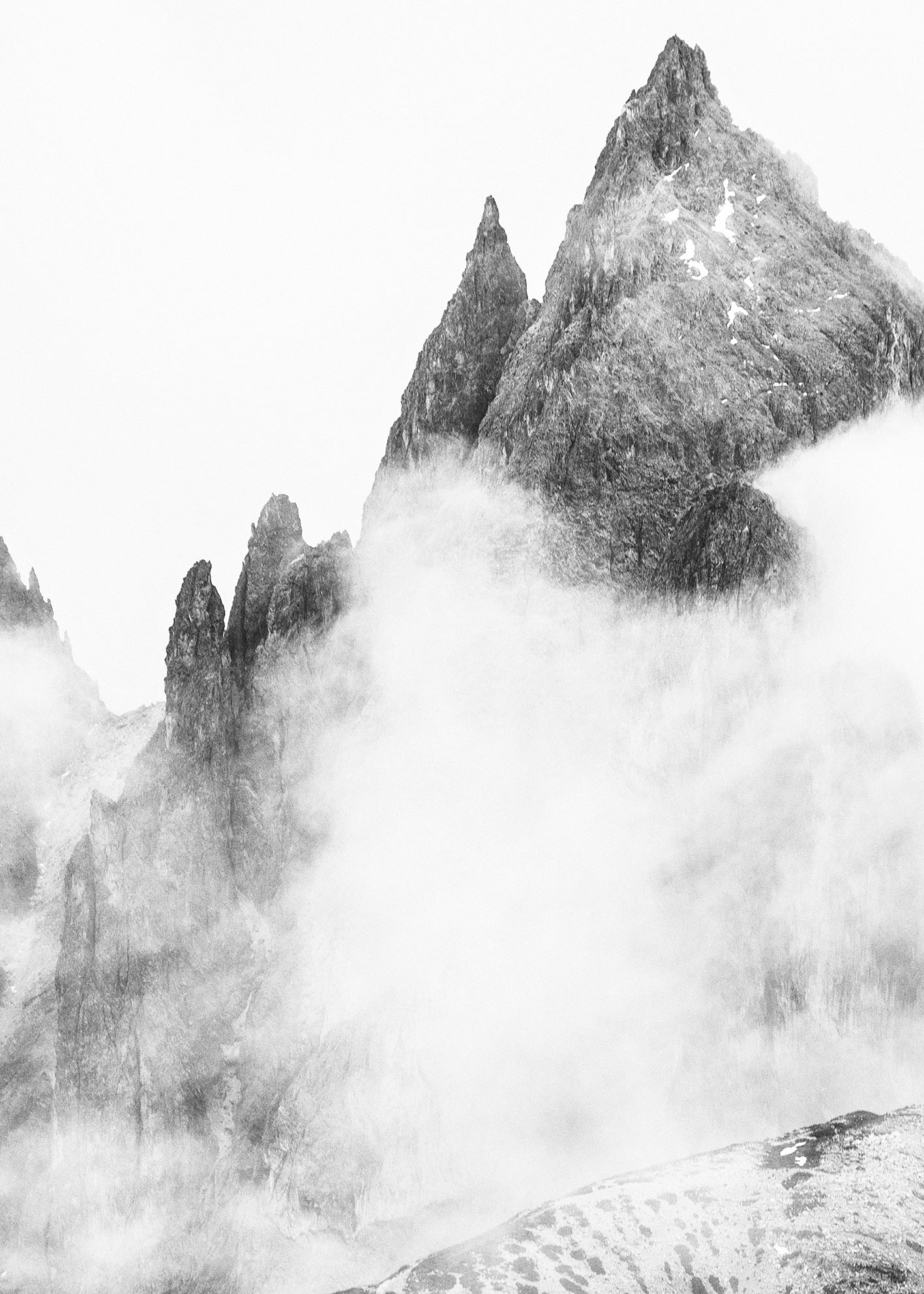 Canvastavla - Hazy Peaks