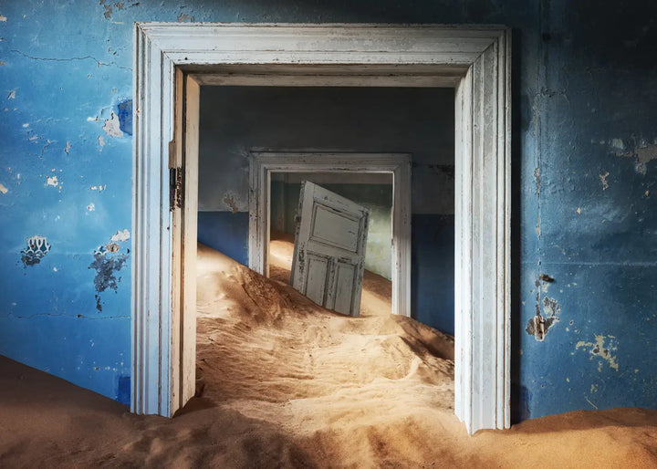Obraz na płótnie - Sand Filled Doorway