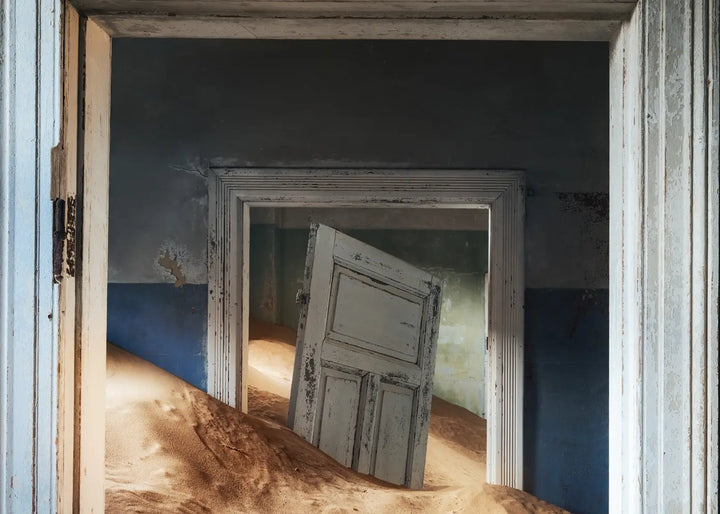 Obraz na płótnie - Sand Filled Doorway