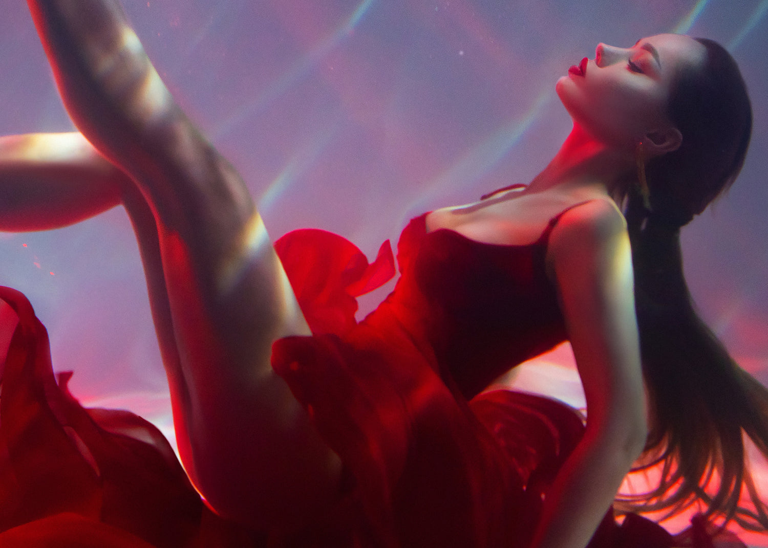 Canvastavla - Floating in Scarlet
